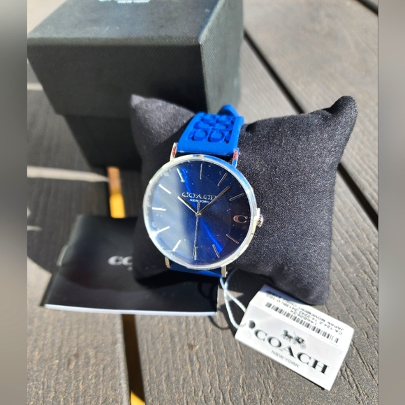 SOLD! NWT & BOX  Unisex Coach Watch - Picture 2 of 8